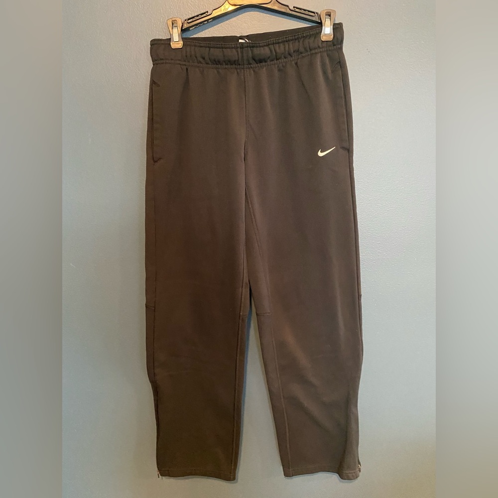 Nike ThermaFit sweatpants size small